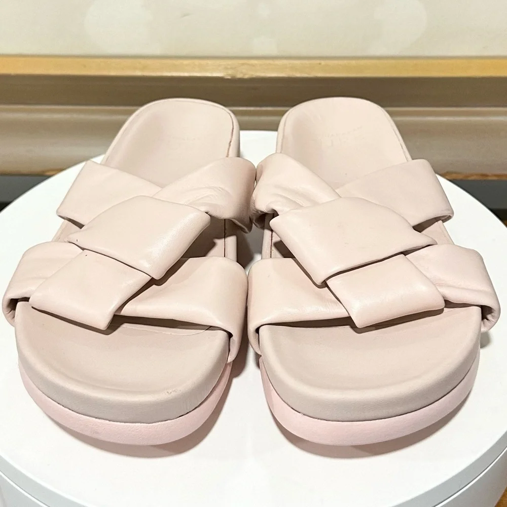 🌸PURE DONNA KARAN🌸 Berke Crisscross Platform Sandal Size: 6.5